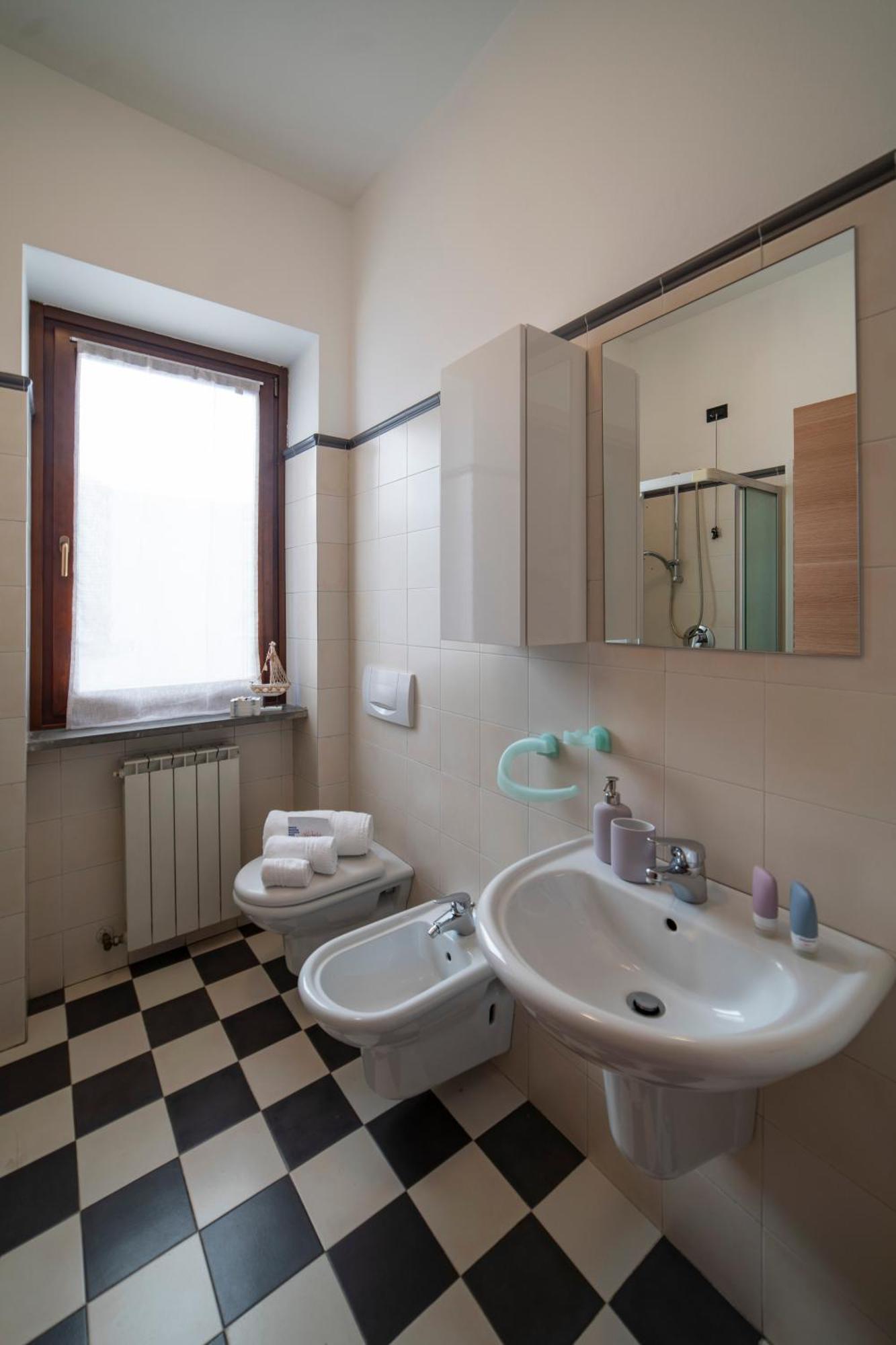 La Casa Dei Carta-New & Chic Apartment โลเวเร ภายนอก รูปภาพ
